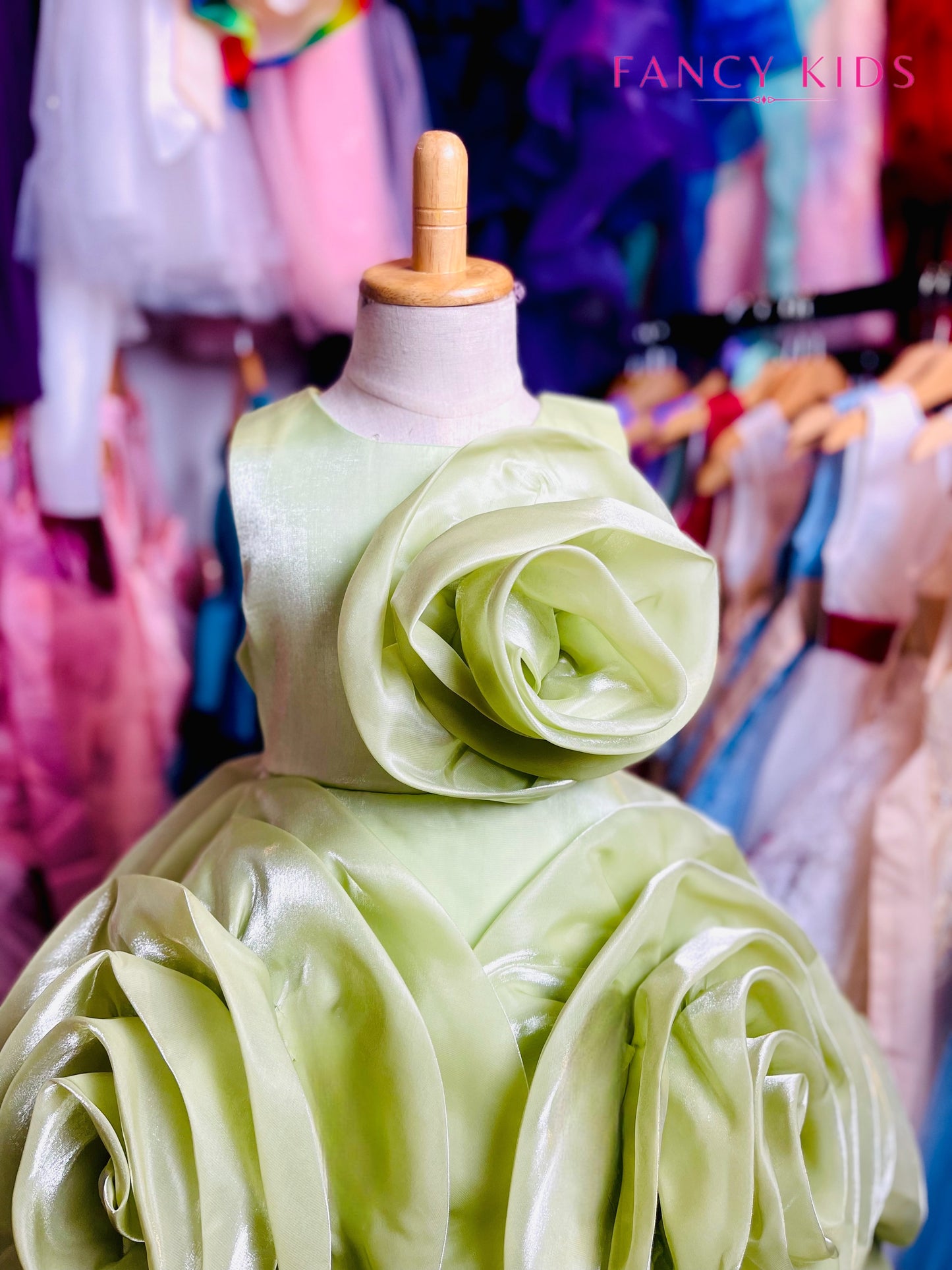 Stunner dress- light green