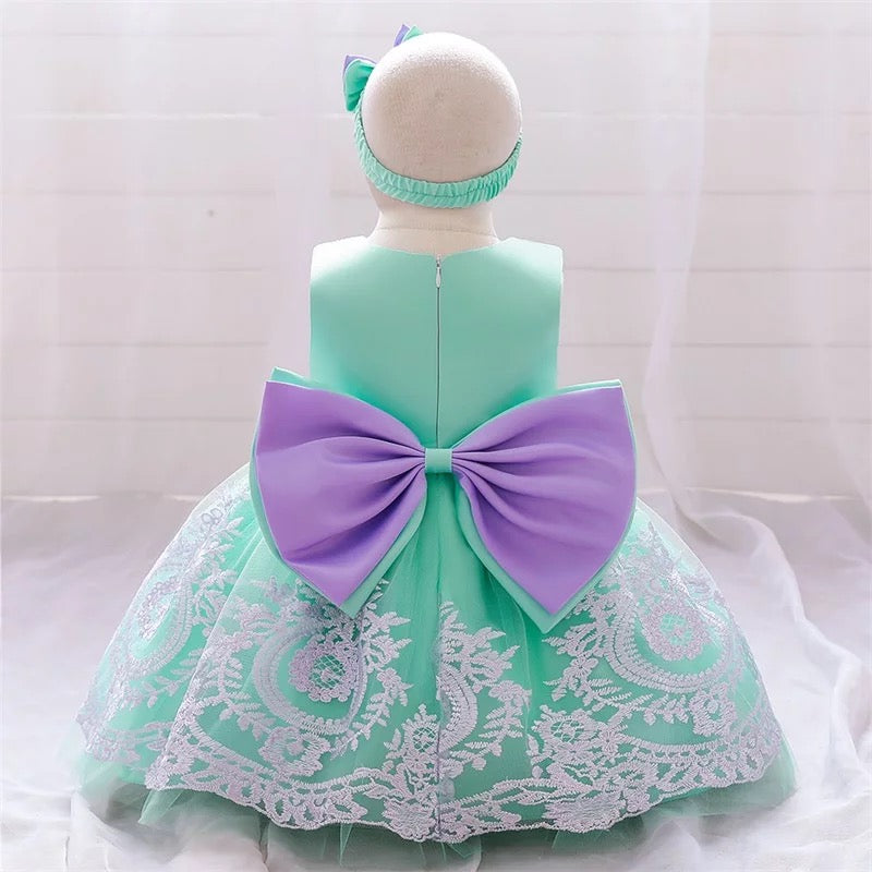 Fancy bow green dress