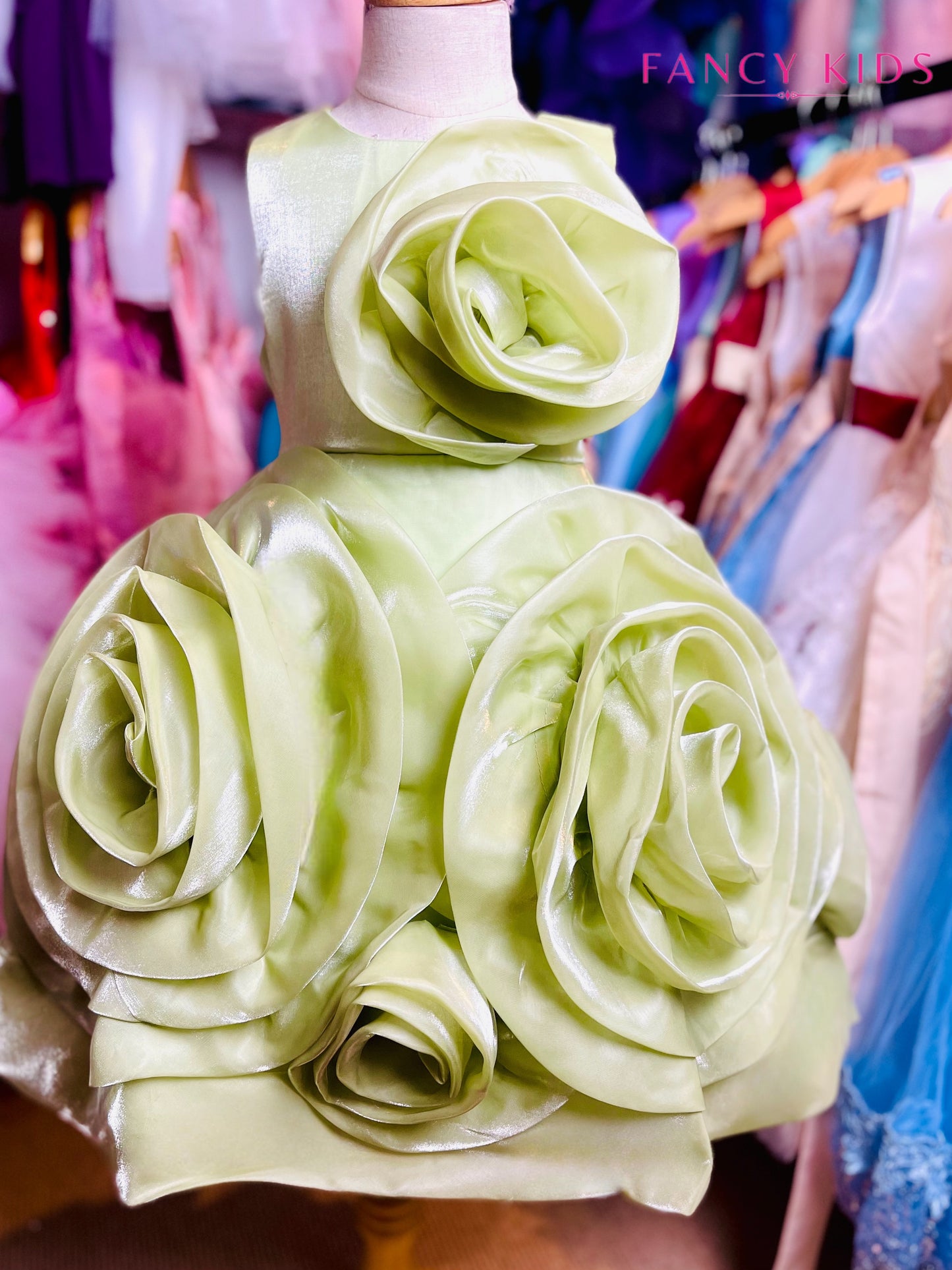 Stunner dress- light green