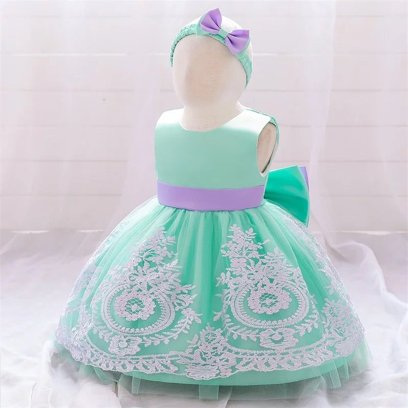 Fancy bow green dress