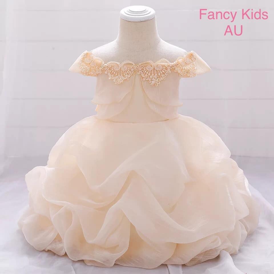 Ivory baloon skirt party dress